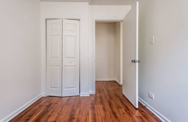 1734 E 72nd Street Apartments Gallery 2