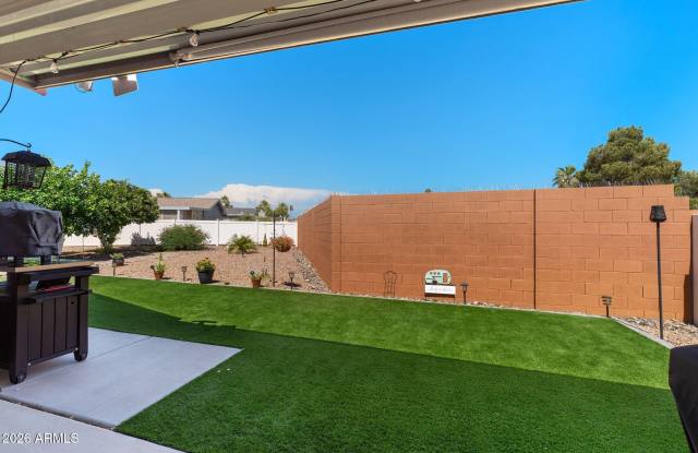 8840 E SUNLAND Avenue Gallery 1