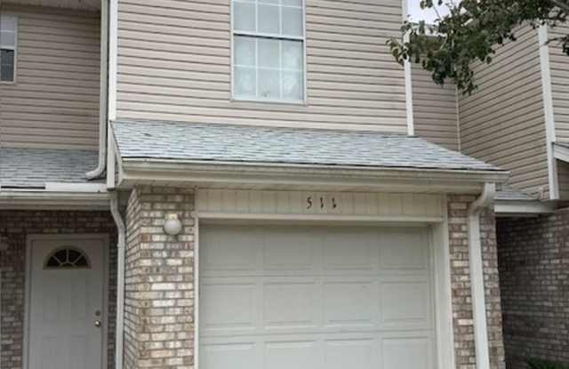 Spacious 2 Bedroom Townhouse in Mary Esther! Gallery 1
