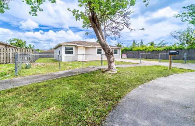705 NW 13th Ter - 705 Northwest 13th Terrace, Florida City, FL 33034