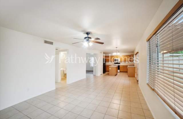 11781 West Overlin Lane Gallery 3