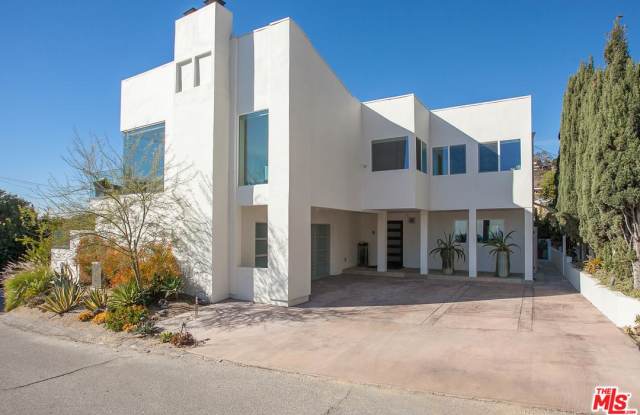 1803 BLUE HEIGHTS Drive Gallery 2