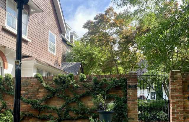 Raleigh Square photos photos