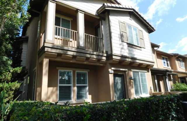 Beautiful 4 bed, 2.5 bath unit in Orange. photos photos