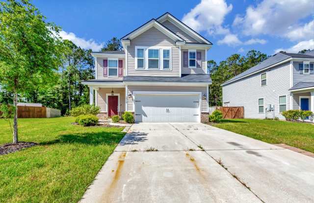 Welcoming 4-Bed Home with Space to Play  Relax photos photos