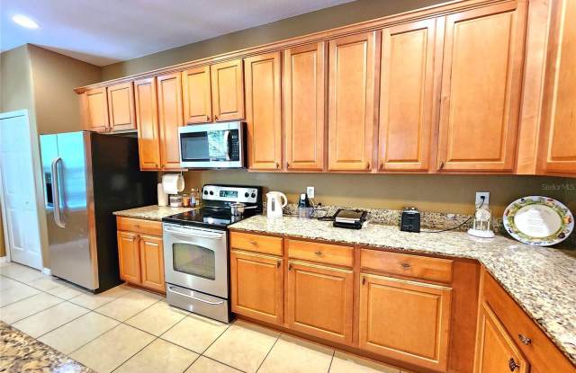 1427 HILLVIEW LANE Gallery 4