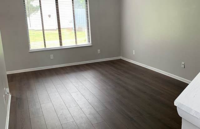 293 Country Club Drive Gallery 2
