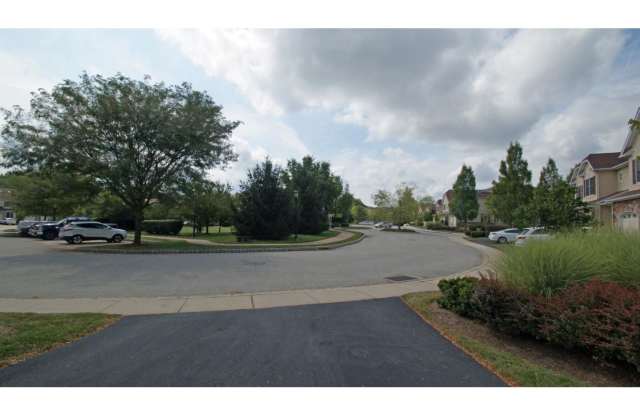 612 GREYCLIFFE LN Gallery 2