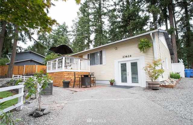 3 Bed 2 Bath Graham Home w/ Beautiful Kitchen Remodel! photos photos