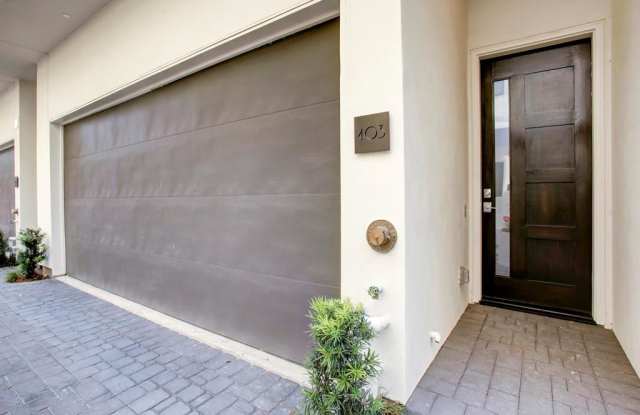 1004 California Gallery 2