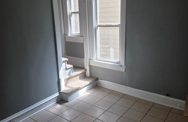1023 East Behrends Avenue - 1023 East Behrends Avenue, Peoria, IL 61603