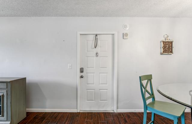 3232 Lake Pine Way E Apt H2 Gallery 2