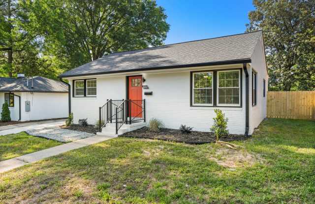 Charming, thoughtfully renovated 2 bed/1 bath in Northgate Park! photos photos