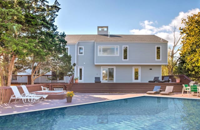 32 Reynolds Drive - 32 Reynolds Drive, Westhampton Beach, NY 11978