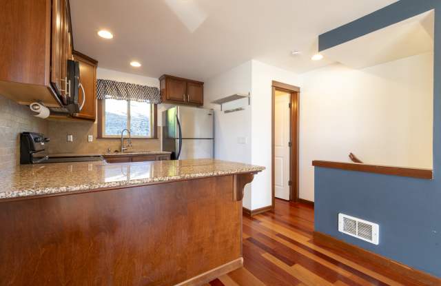 9423 35th Avenue Southwest - A Gallery 3