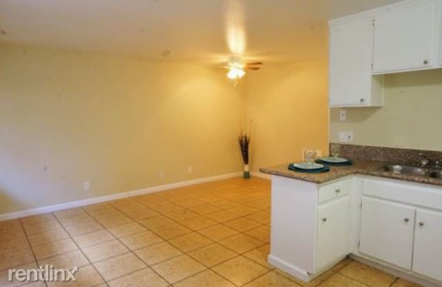 4970 Auburn Dr Apt 1 Gallery 2