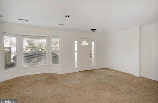 12158 SALEMTOWN Drive Gallery 4