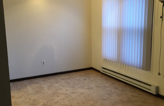 4329 CENTENNIAL CT APT #4 Gallery 2