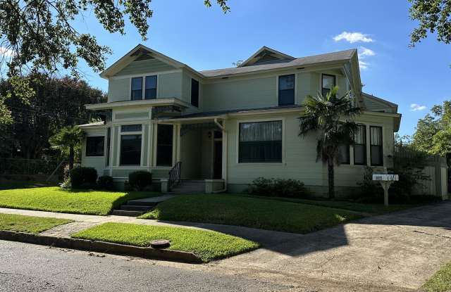 915 East 5th Street - A photos photos