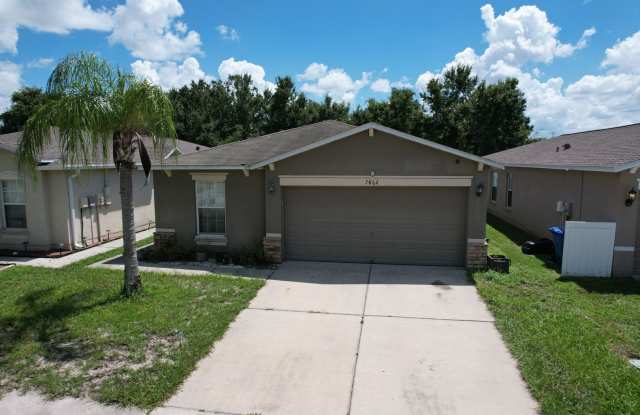 3 Bed - 2 Bath - Built 2005 - Community Pool photos photos
