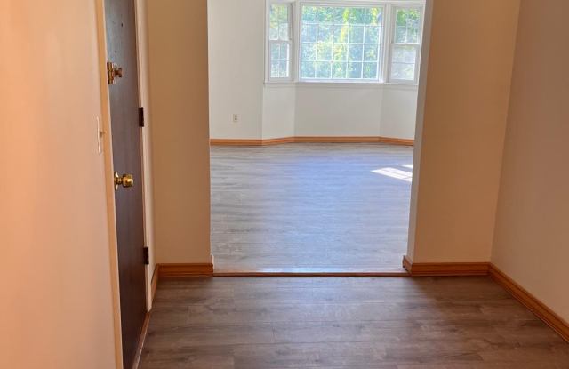 2 Town House Lane - 2 Town House Lane, Acton, MA 01720