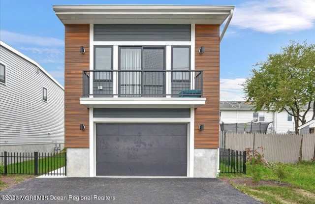1140 Springwood Avenue Gallery 3