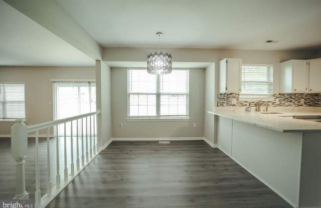 5702 CAMBRIDGE Drive Gallery 3