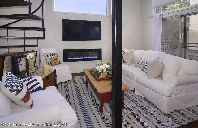 1024 E Cooper unit: 8 - 1024 East Cooper Avenue, Aspen, CO 81611