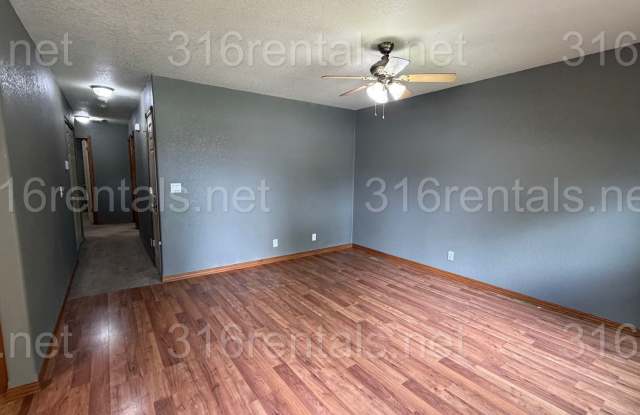 421 E 15th - 3 Bed 1 Bath $1,275.00 Gallery 4
