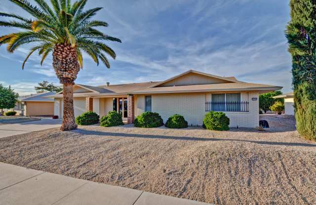 10122 W WILLOW CREEK Circle - 10122 W Willow Creek Cir, Sun City, AZ 85373