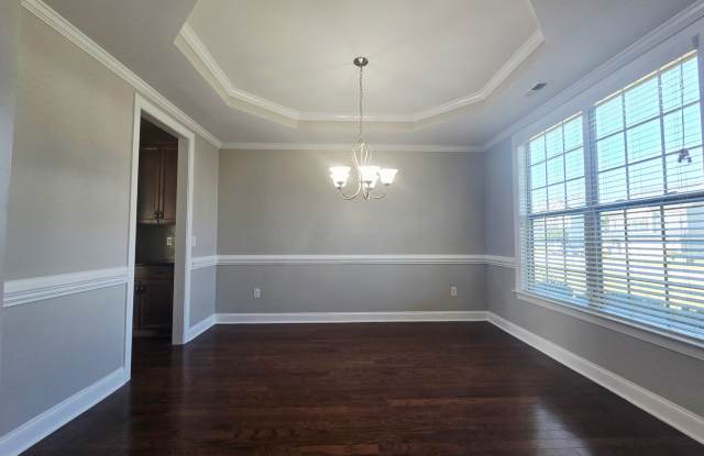 Move In Ready- 4 Bedroom 3 Bathroom- Small Dogs Allowed Gallery 4