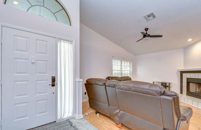 2749 Countryside Boulevard #8 - 8 Gallery 4