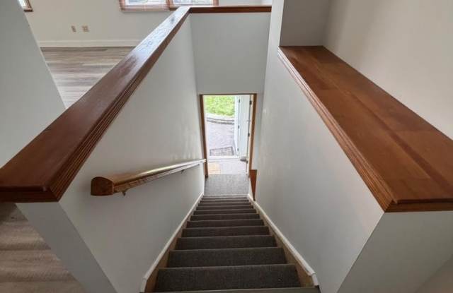 122 GLEN AVENUE Gallery 2