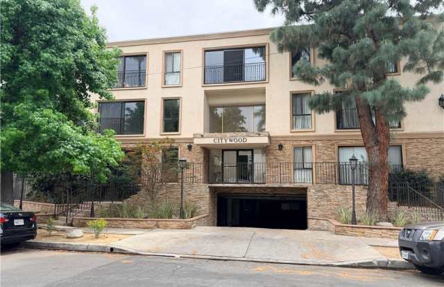 15344 Weddington Street photos photos