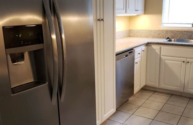 636 Lakeview Ln #1 Gallery 4