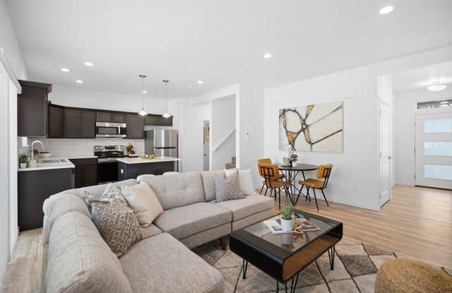 New 3 bed/2.5 bath Townhouse in Deer Park! photos photos