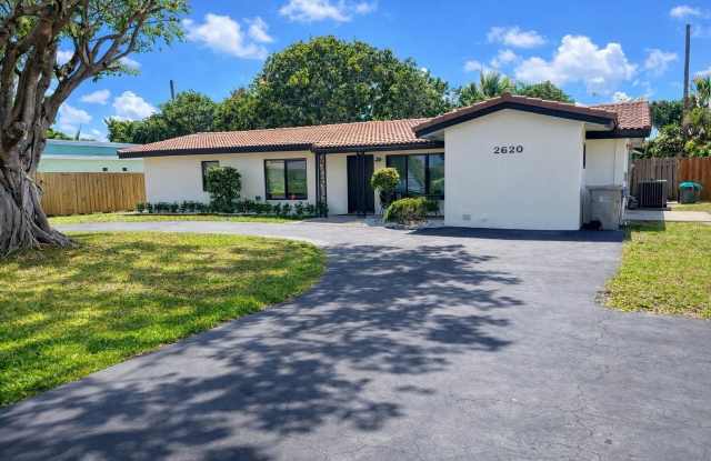 2620 NE 19th Street photos photos