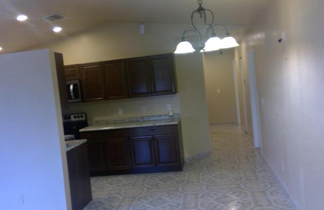 556 E Ridge Cir N Gallery 4