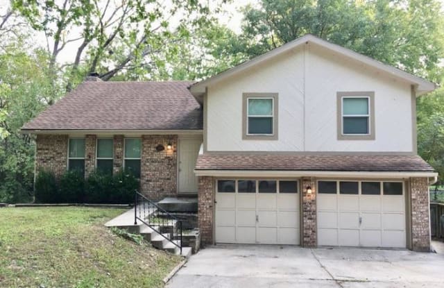 209 Valley Drive - 209 Valley Dr, Lansing, KS 66043
