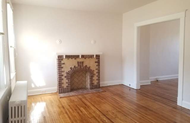 3934 Dolfield Avenue Gallery 2