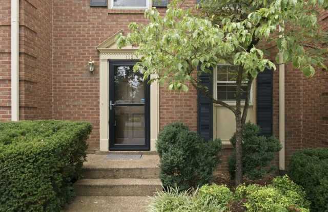 Charming 2 Bedroom Townhouse photos photos