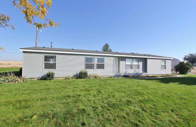 Spacious Single-Level Home in the Country Gallery 1