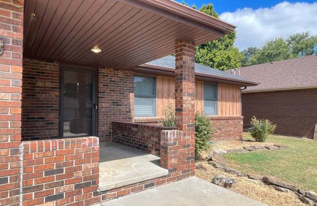 3 bedroom in center springfield Gallery 3