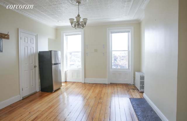 138 Luquer Street Gallery 4