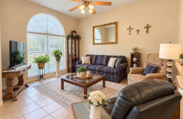 1011 Teresa Court Gallery 2