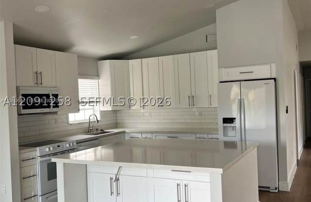 14964 SW 74th Ter Gallery 4