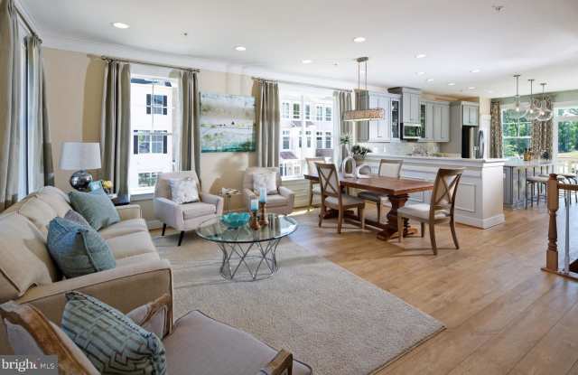 7802 FIVE OAKS CT Gallery 3