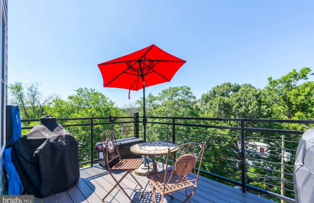 3937 DAVIS PLACE NW - 3937 Davis Place Northwest, Washington, DC 20007