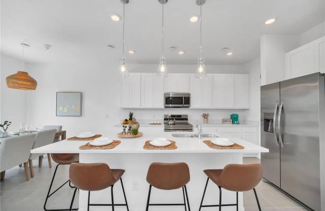 657 LONGBOAT Drive Gallery 3
