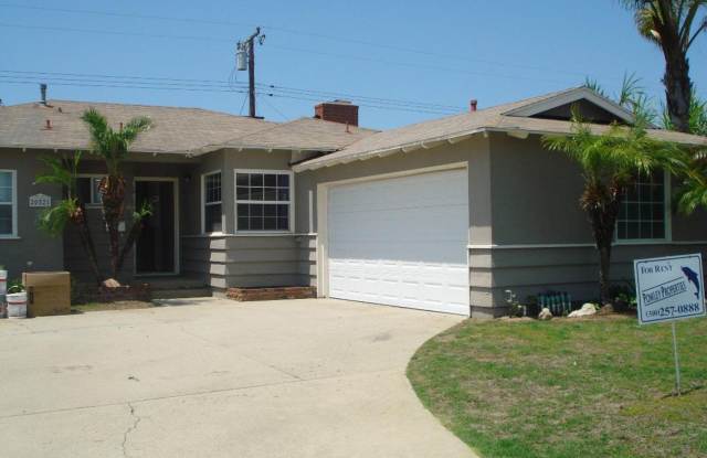 TORRANCE 3 BEDROOM 2 BATHROOM HOUSE FOR LEASE! AVAILABLE 4/1 photos photos